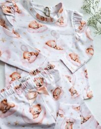 Dievčenské pyžamo spiaci medvedík dievčatko – dlhý rukáv mimi kids 1030000733_a (1)