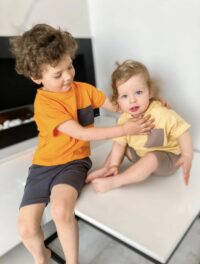 Chlapčenský komplet kraťase + tričko oranžová mimi kids 1150000099 (1)