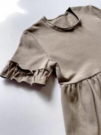 Dievčenská tunika tričko s volánmi s predĺženou zadnou časťou hnedá mimi kids 9800000257_a (3)